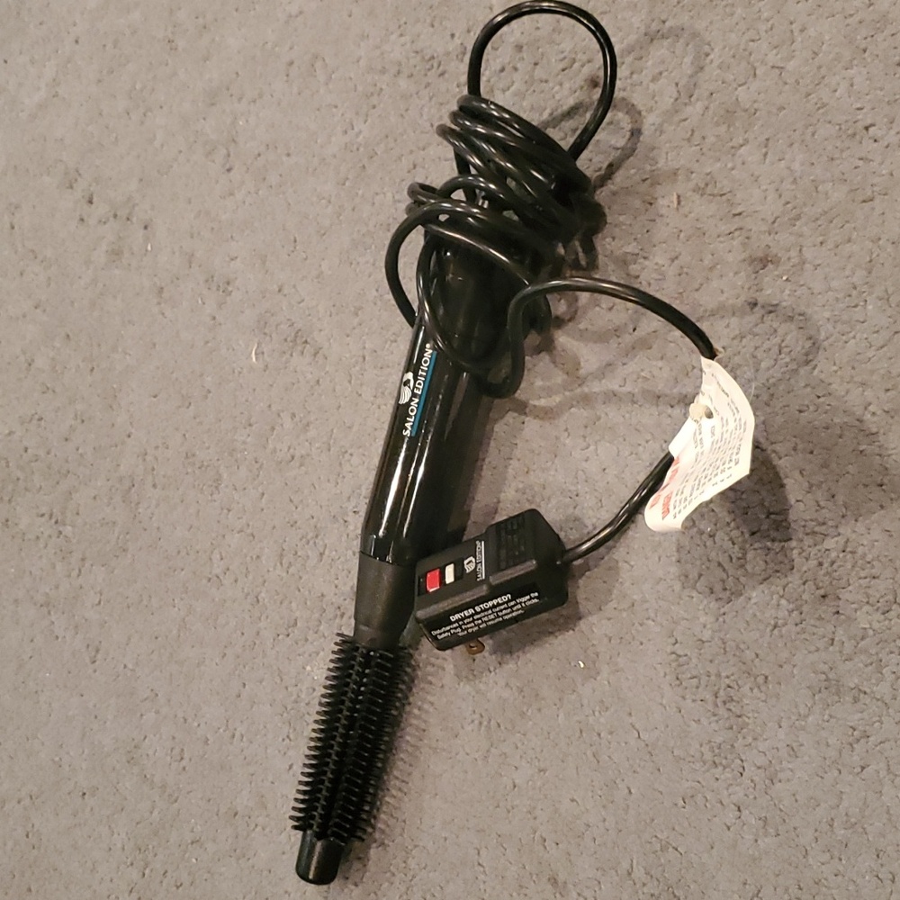 5/$15 Salon edition curling iron